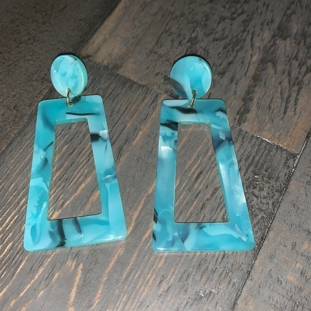5/$25 Acrylic Fashion Post Earrings - Blue NEW‎